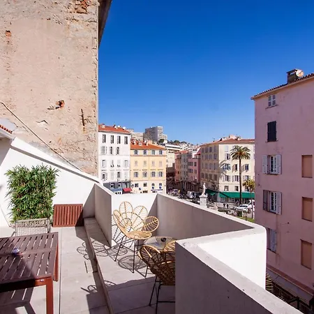 Les Suites R Bonaparte - Appartements De Standing Au Coeur De La Vieille Ville Pietonne Ajaccio  Extérieur photo