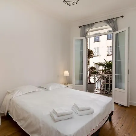 Les Suites R Bonaparte - Appartements De Standing Au Coeur De La Vieille Ville Pietonne Ajaccio  Extérieur photo
