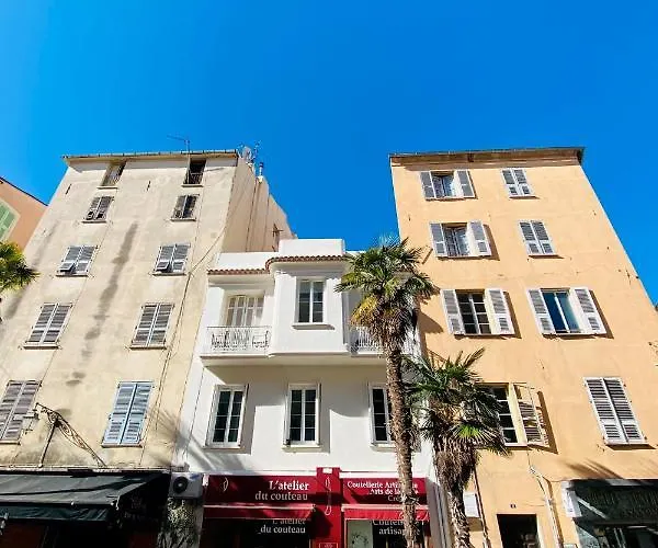 Les Suites R Bonaparte - Appartements De Standing Au Coeur De La Vieille Ville Pietonne